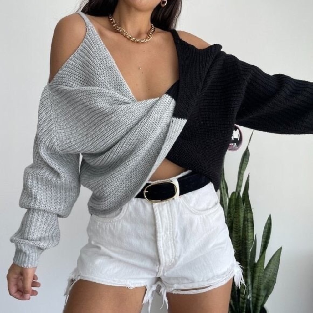 NEW PLUS SIZE Almost Famous 2 Tone Sweater - Picture 3 of 6